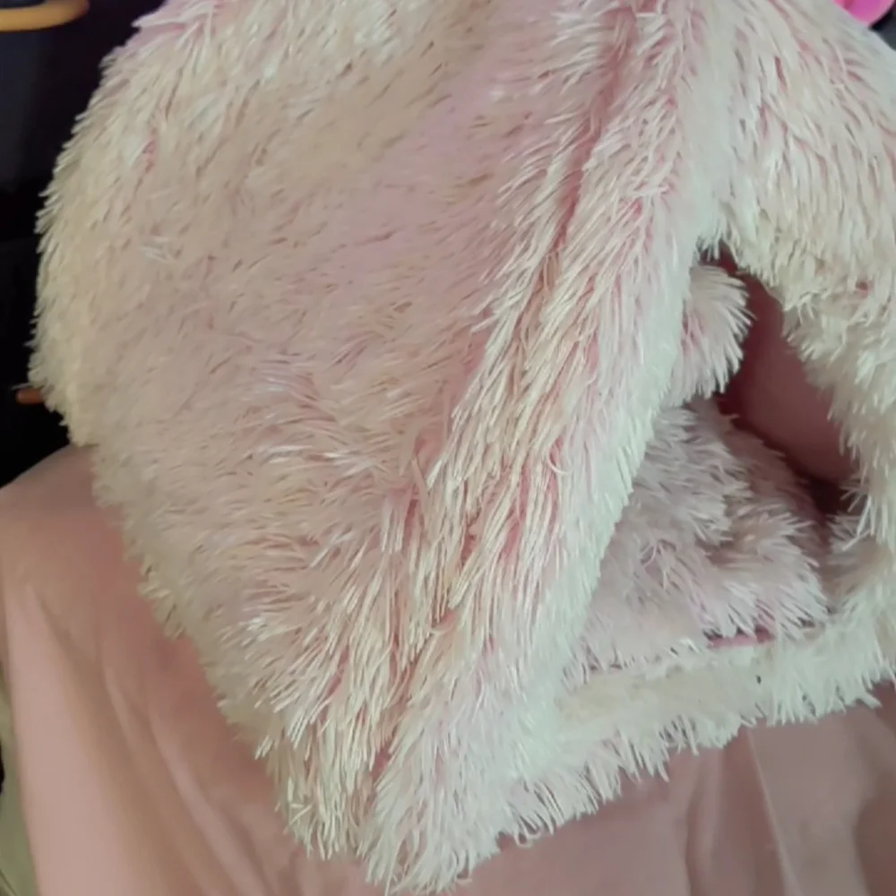 Cozy, Cute Pink Cat Bed